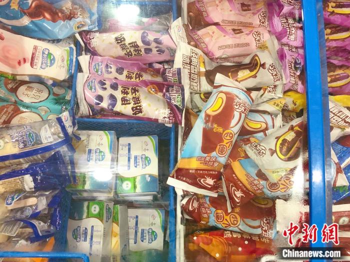 王師傅店里買得較好的雪糕。 <a target='_blank' href='http://www.chinanews.com/' >中新網(wǎng)</a> 左宇坤 攝