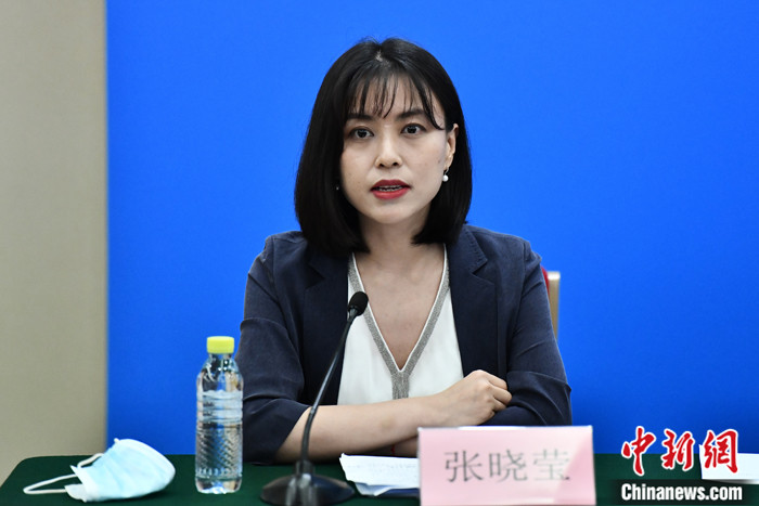 圖為7月8日，全國人大常委會法制工作委員會在北京就新修訂行政處罰法舉行集體采訪，全國人大常委會法工委行政法室處長張曉瑩回答記者提問。 <a target='_blank' href='http://www.chinanews.com/'>中新社</a>記者 張興龍 攝