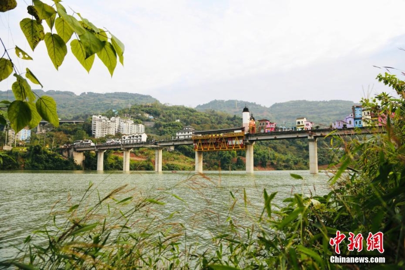 初冬時節(jié) 三峽庫區(qū)風(fēng)景別有一番韻味