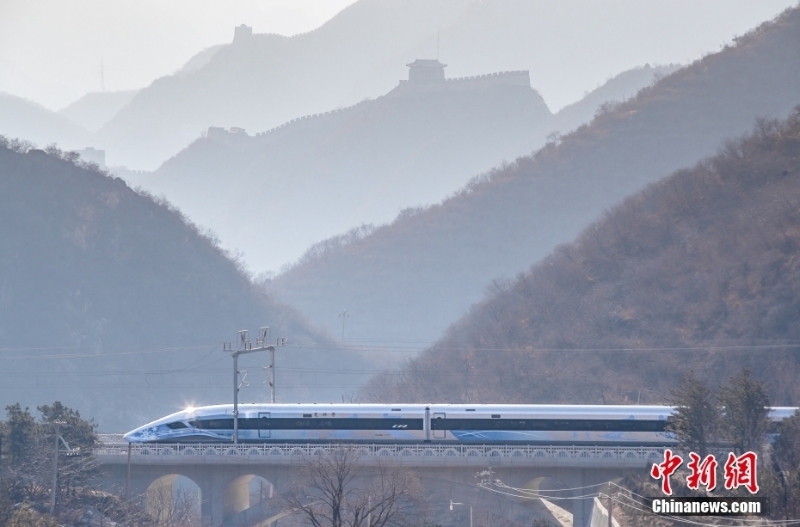 奧運版復興號智能動車組在京張高鐵上線