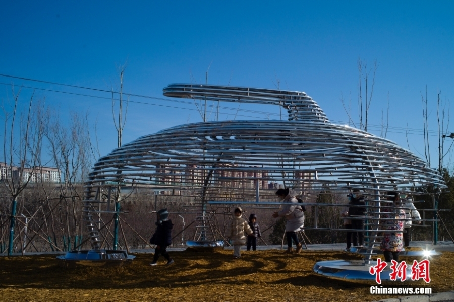 多國藝術(shù)家雕塑作品“落戶”北京冬奧公園