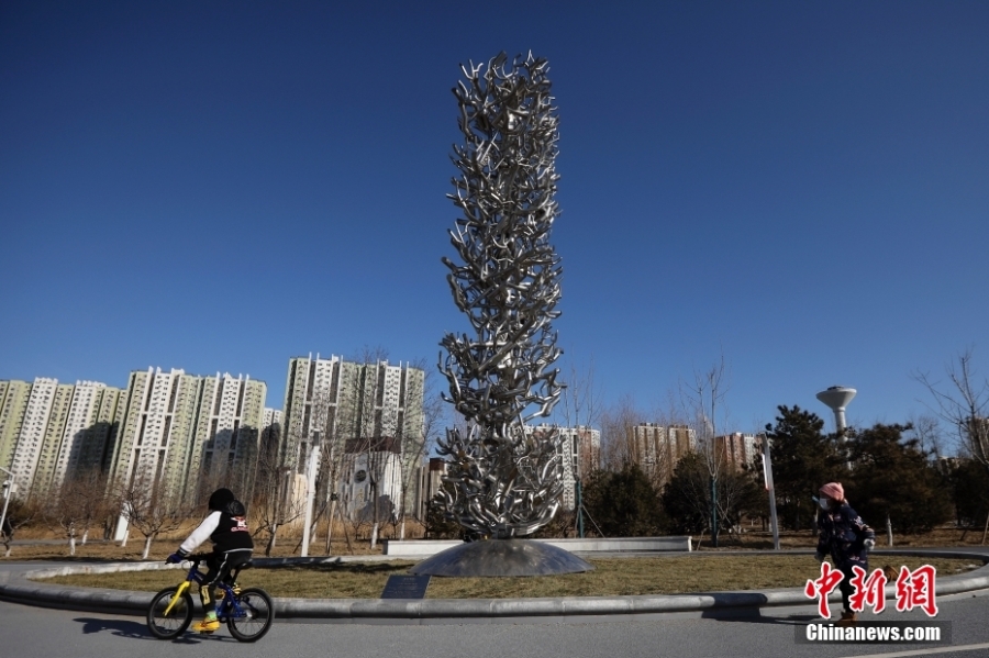 多國藝術(shù)家雕塑作品“落戶”北京冬奧公園