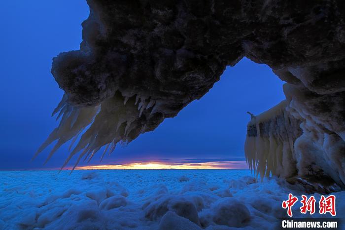 雨水節(jié)氣中俄界湖興凱湖冰天雪地現(xiàn)美景