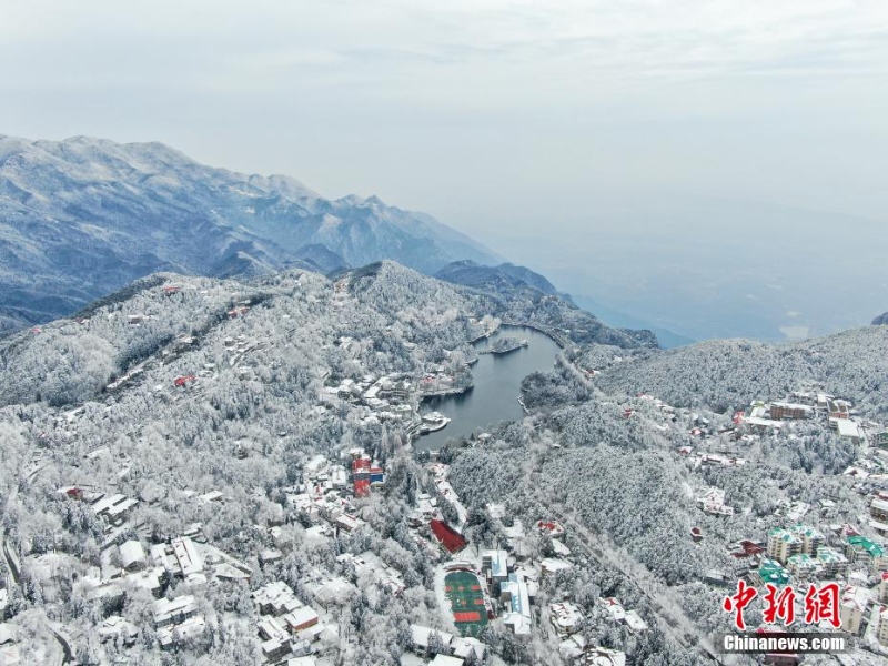航拍江西廬山銀裝素裹 一派南國冰雪風光