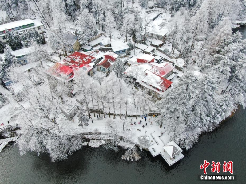 航拍江西廬山銀裝素裹 一派南國冰雪風光