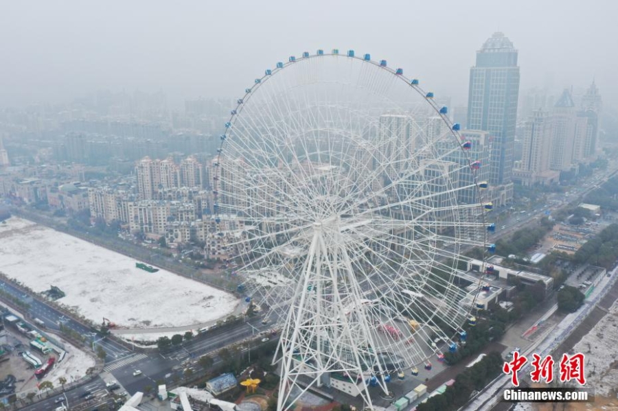 航拍江西南昌主城區(qū)雪后風(fēng)光 白雪皚皚美不勝收