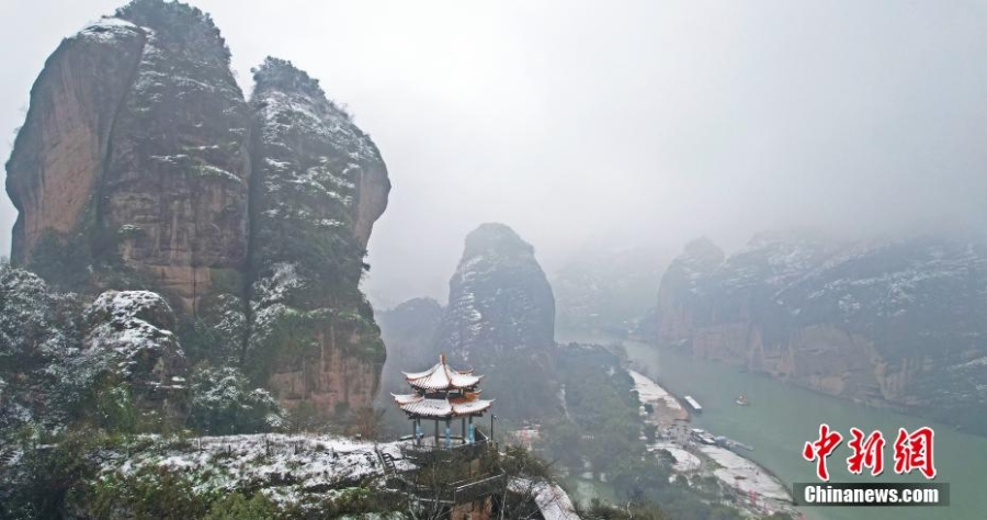 航拍江西龍虎山雪后初霽 南國(guó)雪景別有韻味