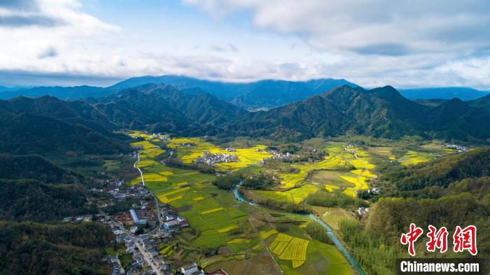 航拍安徽省黟縣柯村?！⊥舫?攝