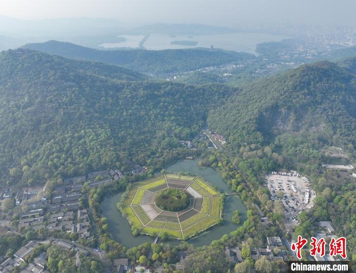 航拍杭州八卦田遺址濃郁春色吸引游人