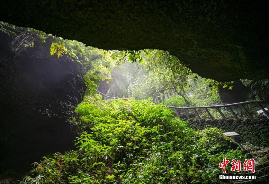 四川興文：僰王山飛霧洞風(fēng)光美