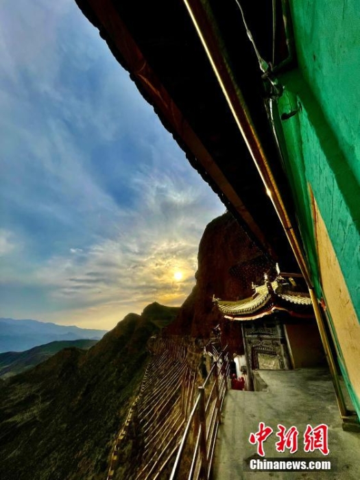 青海最古老藏傳佛教寺院之一夏瓊寺：建筑群蔚為壯觀