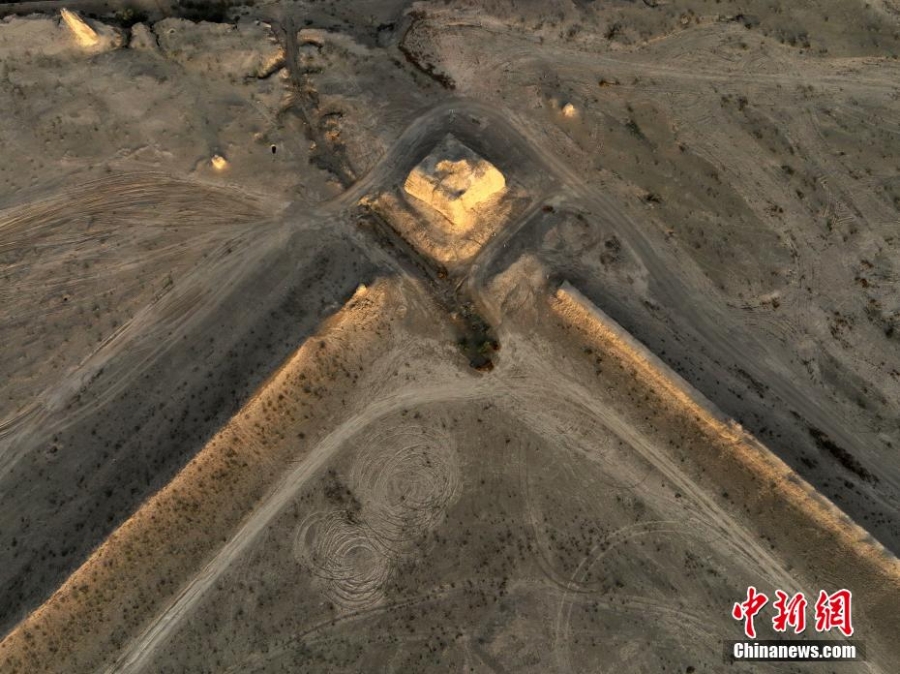 河西走廊千年漢唐古城遺址蒼涼壯美