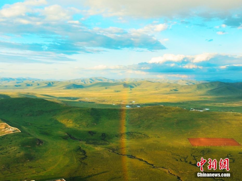 四川若爾蓋現(xiàn)雨后美景