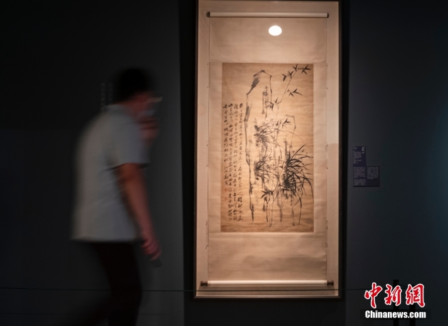 中國美術(shù)館展出鄧拓捐贈鄭板橋、朱耷、沈周等名家大作