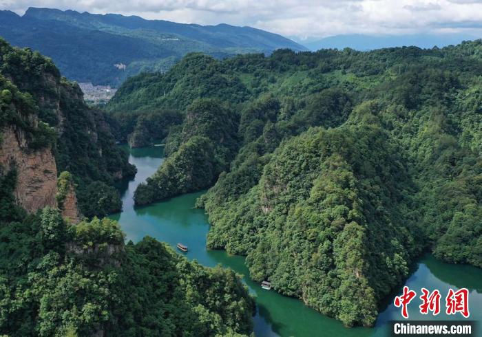 張家界寶峰湖景區(qū)(資料圖)?！怯卤?攝