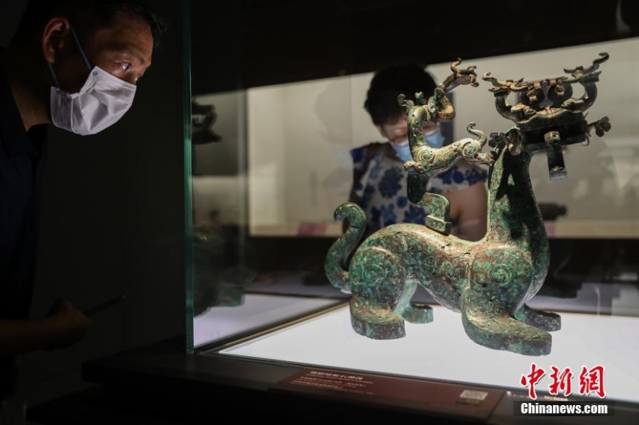 上海博物館“何以中國”文物考古系列首個(gè)特展“宅茲中國”開幕