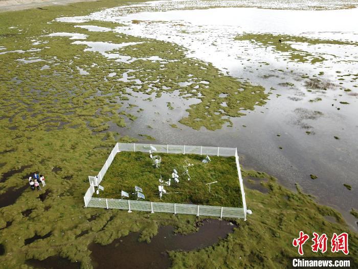 圖為玉樹隆寶高寒濕地生態(tài)氣象試驗站?！∏嗪Ｊ庀缶?供圖