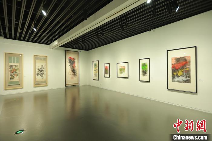 第五屆中國潑彩畫雙年展?！⒑Ｋ诿佬g(shù)館 供圖