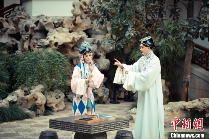 圖為第六屆中國(guó)戲曲文化周演出現(xiàn)場(chǎng)。　第六屆中國(guó)戲曲文化周組委會(huì)供圖