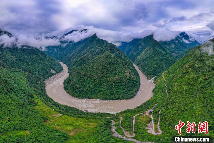 墨脫縣雅魯藏布江林多大拐彎全景。(無人機(jī)照片) 李國燾 攝