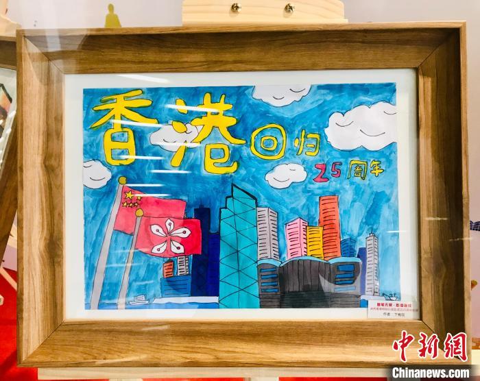 圖為畫(huà)展展出的畫(huà)作?！垈?攝