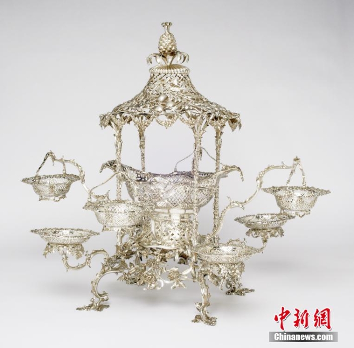 “珍·藏——英國V&A博物館館藏吉爾伯特精品展”展品悉數(shù)抵蓉