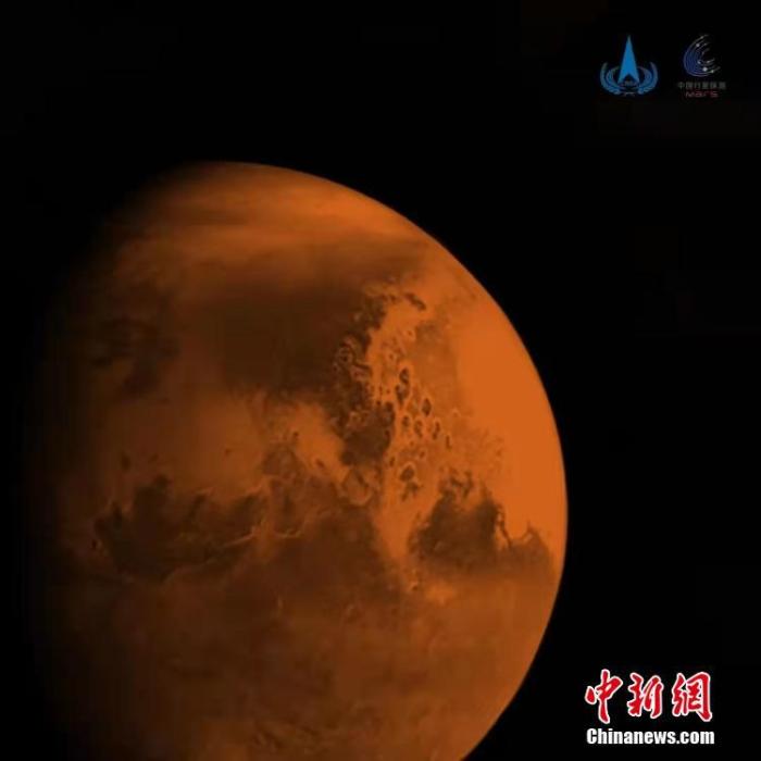 資料圖：天問一號(hào)拍攝首幅火星圖像著色效果圖。 國家航天局供圖