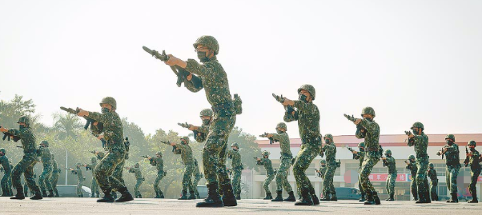 臺軍步兵餐操演刺槍術