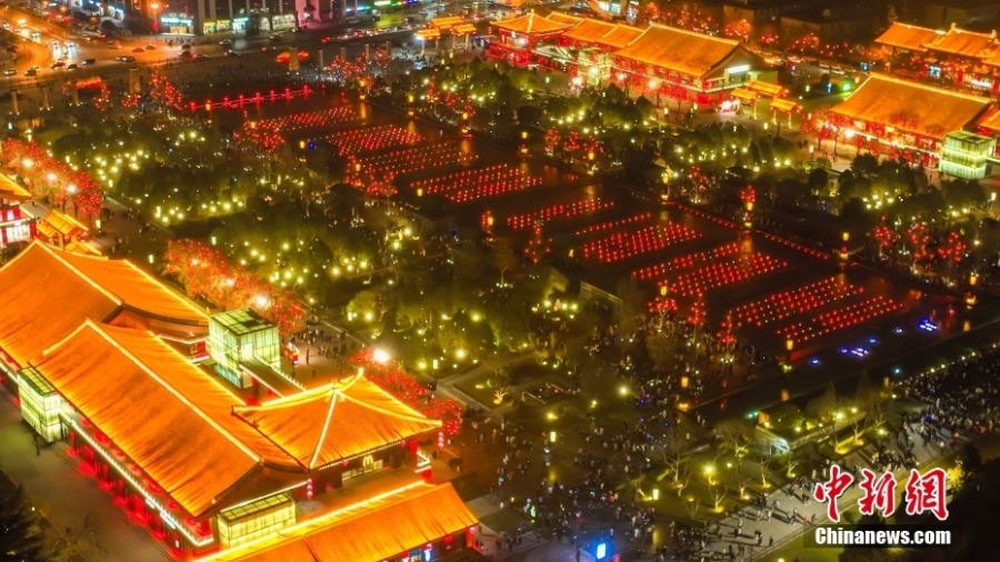 航拍西安大唐不夜城新春夜景 燈火璀璨流光溢彩