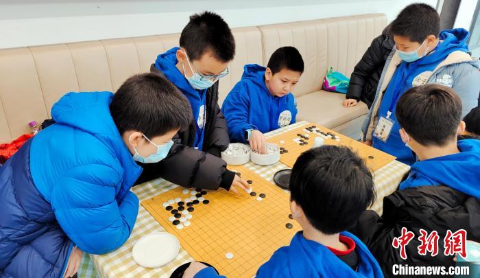 以棋會友?！垈髅?攝