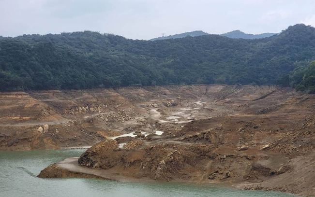 基隆市新山水庫干涸見底