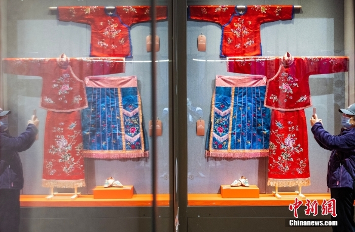 中國民族傳統(tǒng)女性服飾在中國園林博物館展示