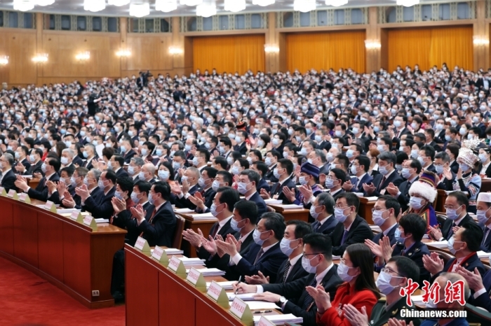 3月5日，十四屆全國人大一次會(huì)議在北京人民大會(huì)堂開幕。中新社記者 盛佳鵬 攝