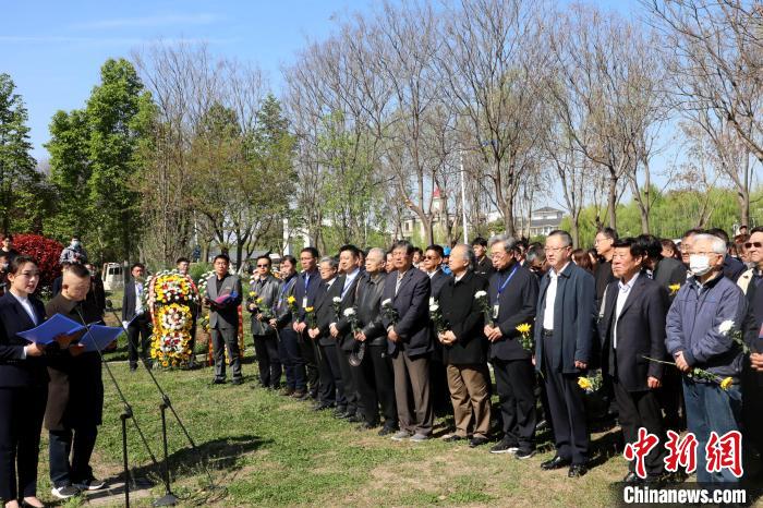 4月8日，臺(tái)兒莊大戰(zhàn)勝利85周年紀(jì)念活動(dòng)在山東棗莊臺(tái)兒莊舉行?！±钚?攝