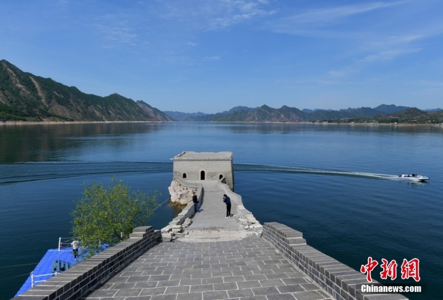 河北寬城：“水下長城”露出水面