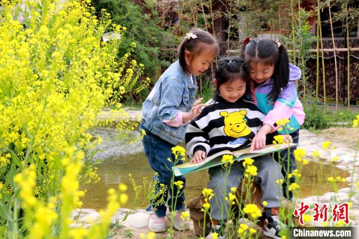 山東多地讀書日“飄書香”全民閱讀漸成風尚