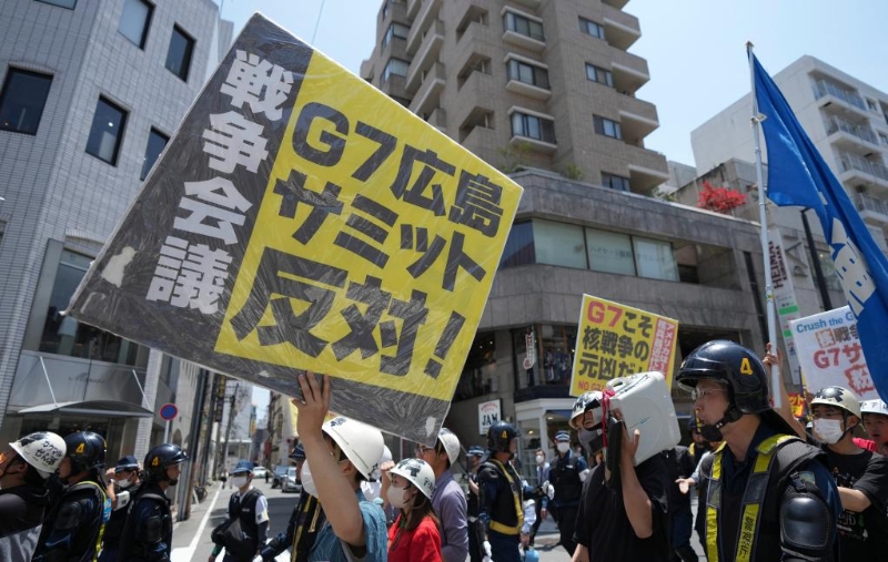 5月21日，民眾在日本廣島游行抗議七國(guó)集團(tuán)峰會(huì)。新華社記者張笑宇攝