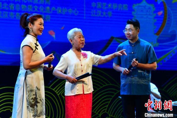“2023全國非遺曲藝周”在武漢閉幕 李永剛 攝