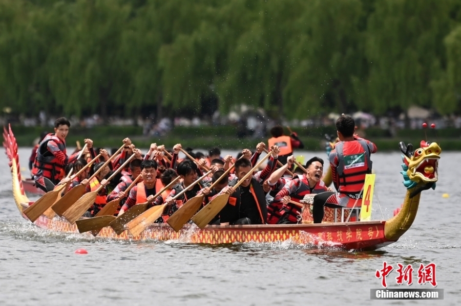 各地多彩活動(dòng)過(guò)端午