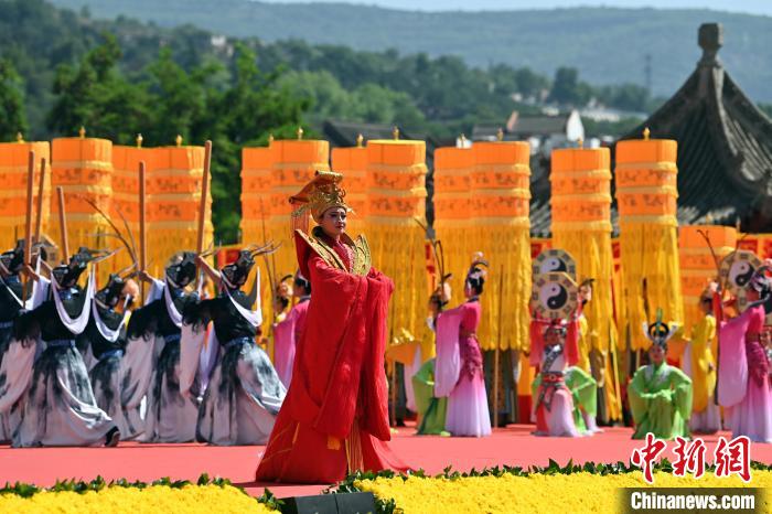 6月22日，“2023(癸卯)年公祭中華人文始祖伏羲大典”在甘肅省天水市舉辦。   圖片來源：中新網(wǎng)