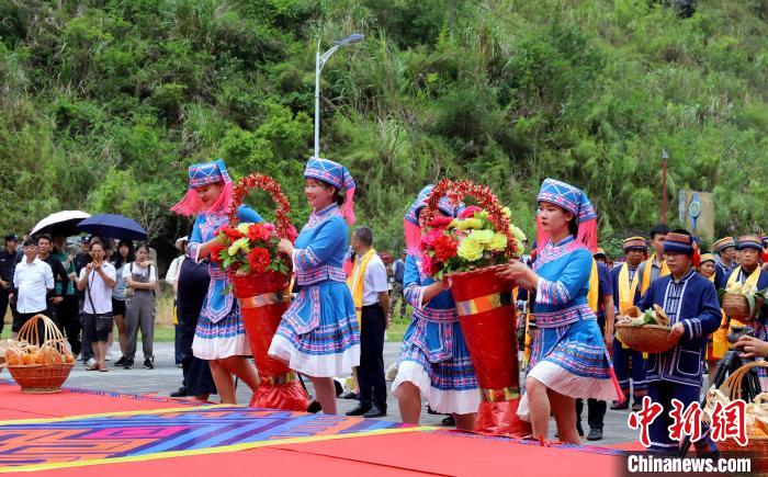 圖為祭祀儀式現(xiàn)場?！↑S晗 攝