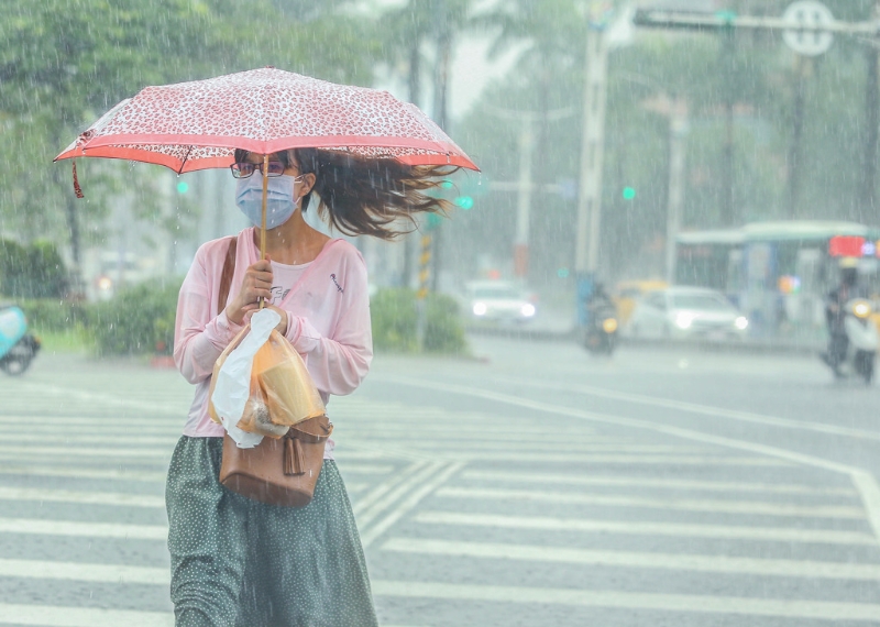 臺當(dāng)局氣象部門針對10縣市發(fā)布豪雨特報(bào)，其中高雄市山區(qū)、屏東縣山區(qū)及恒春半島有大豪雨。(本報(bào)資料照片) 圖片來源：臺灣“中時(shí)新聞網(wǎng)”