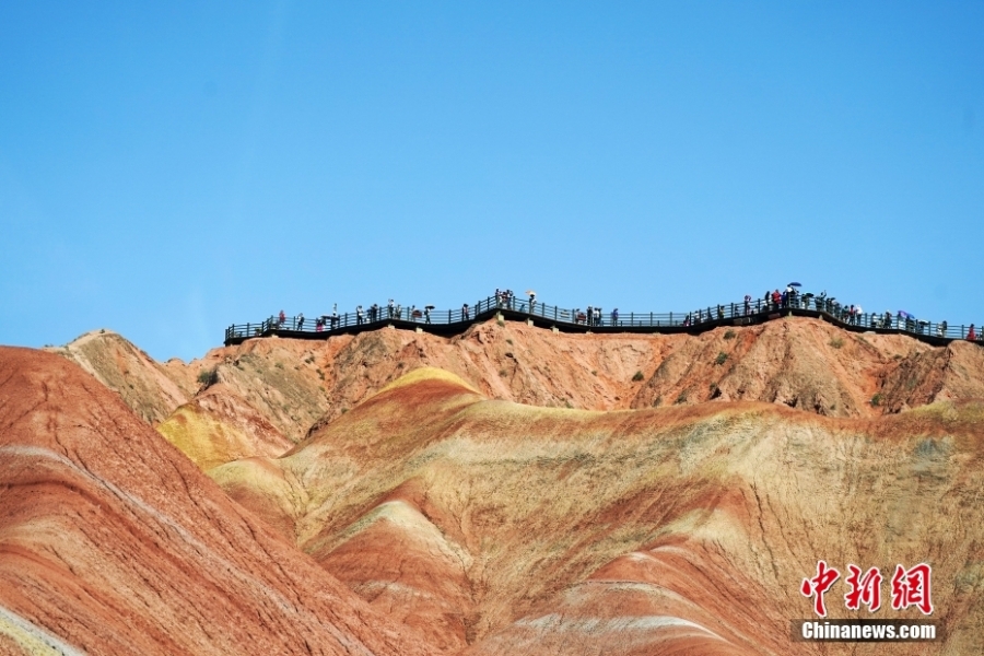 甘肅張掖七彩丹霞旅游熱度持續(xù)