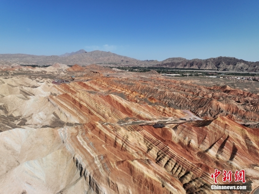 甘肅張掖七彩丹霞旅游熱度持續(xù)