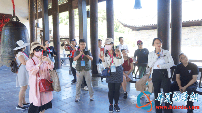 采訪團一行走進道縣濂溪書院暨濂溪祠。（攝影：虞鷹）