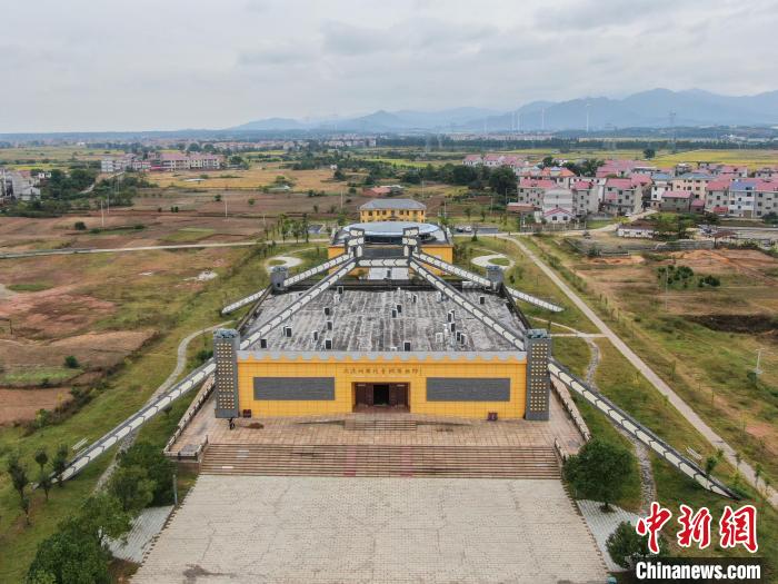 兩岸媒體人走進(jìn)大洋洲商代青銅博物館感受古老青銅文化魅力