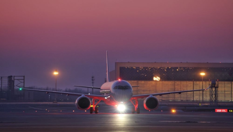 1月9日，東航的一架C919飛機(jī)執(zhí)行MU5137航班，從上海虹橋國際機(jī)場起飛，在北京大興國際機(jī)場降落。（圖源：新華社）