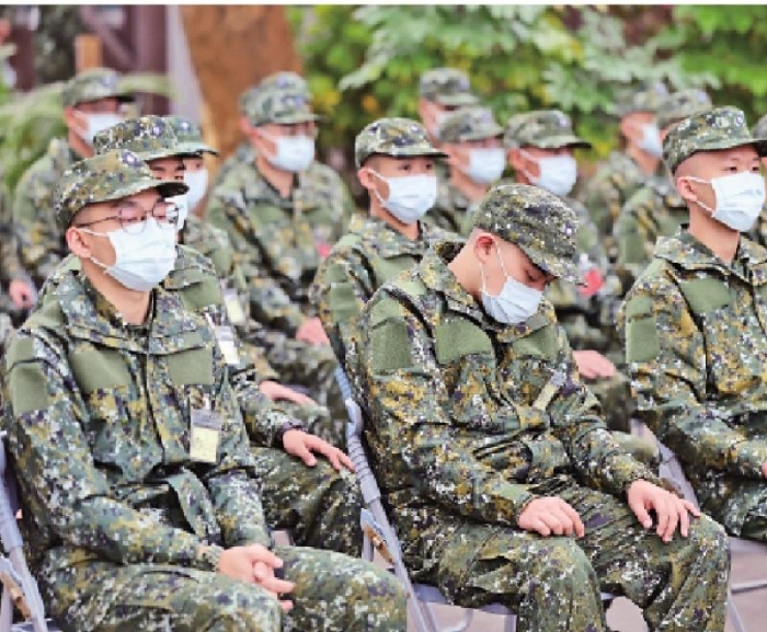 “薪水太低”、“浪費時間”……臺軍1年制義務役上路怨聲載道！_1706240938045