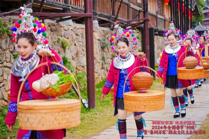 新春走基層丨在中國最大的侗寨看“村晚”、吃百家宴，唱響美好山鄉(xiāng)