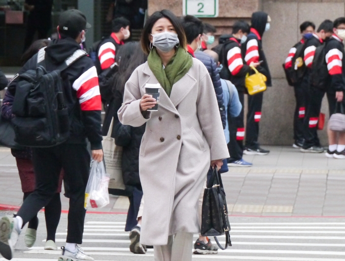 氣象粉專表示，冷空氣前緣已經(jīng)抵達(dá)馬祖，昨晚氣溫還有20度，今天一早只剩9度。（本報(bào)資料照片）